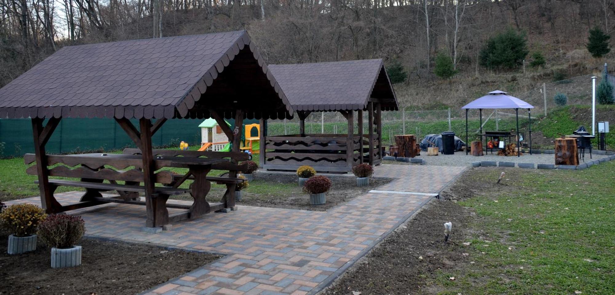Pensiunea Izvorul Linistii Radaseni Exterior photo